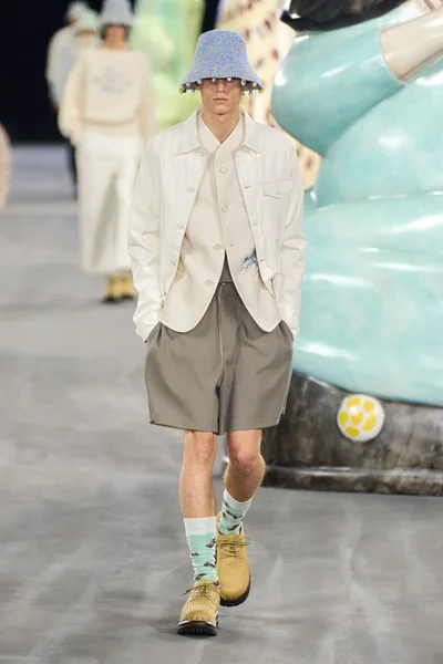 Look 23